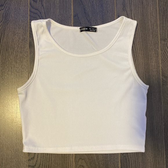 white crop top - Picture 1 of 3
